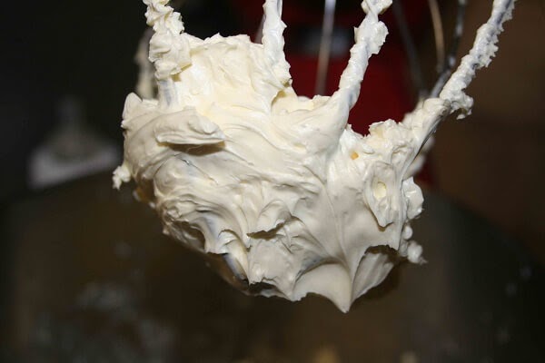 cách làm kem bằng sữa bột 2