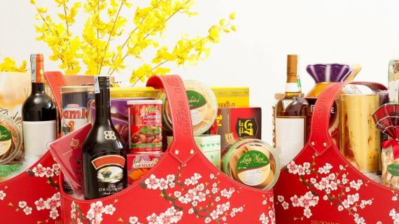 Những món quà tặng bố mẹ người yêu tạo sự thiện cảm sâu sắc