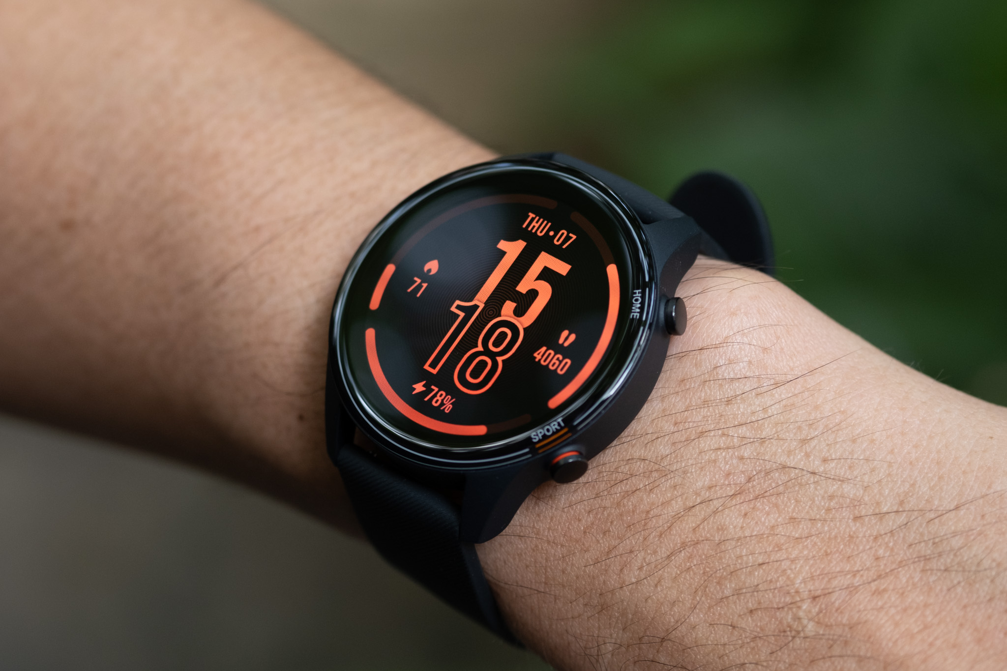 Trên tay Xiaomi Mi Watch: Đồng hồ GPS giá rẻ tích hợp nhiều chế độ tập  luyện thể thao | Tinh tế